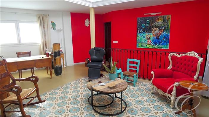 Image No.9-5 Bed Property for sale