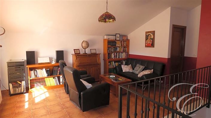 Image No.11-3 Bed Property for sale