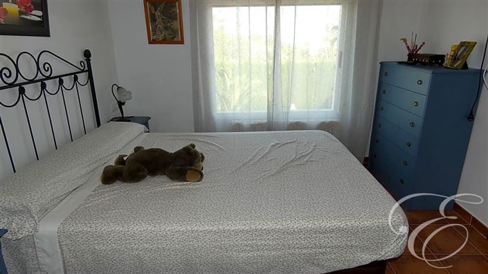 Image No.13-3 Bed Property for sale