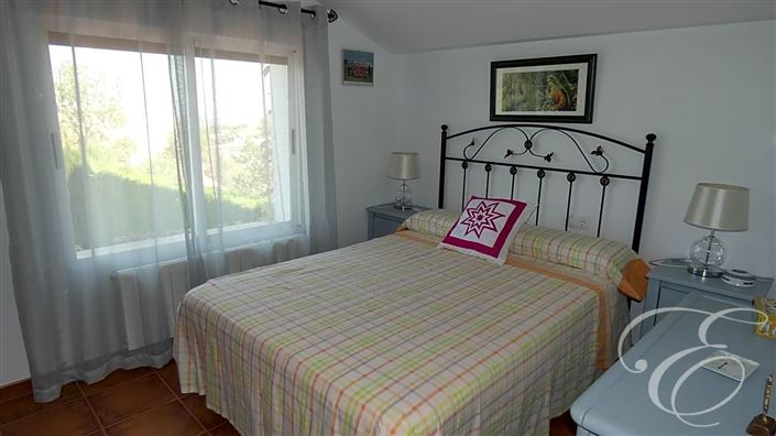 Image No.14-3 Bed Property for sale