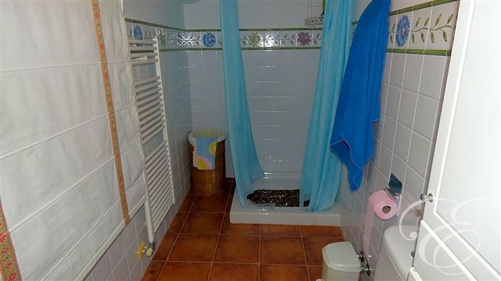 Image No.15-3 Bed Property for sale