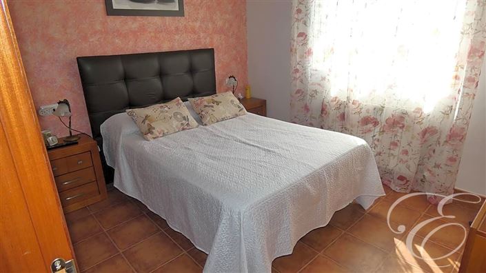 Image No.9-3 Bed Property for sale