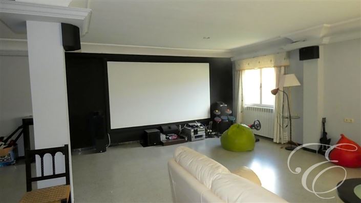 Image No.15-7 Bed Property for sale