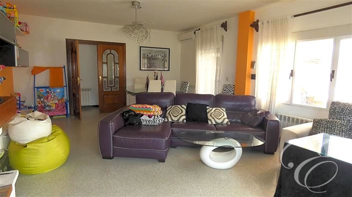 Image No.6-7 Bed Property for sale