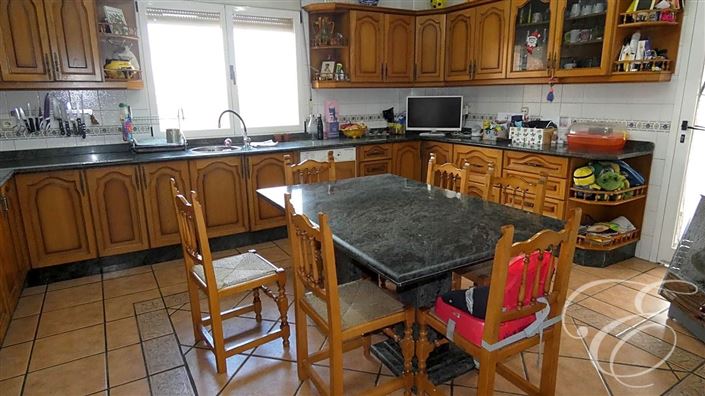 Image No.7-7 Bed Property for sale