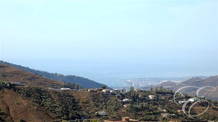 Image No.17-5 Bed Property for sale