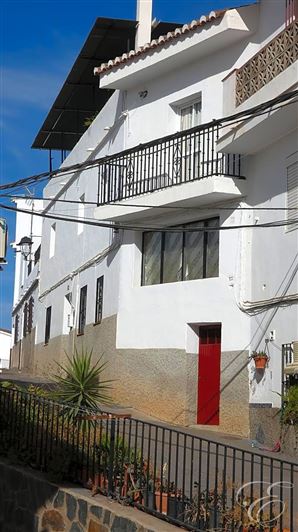 Image No.18-5 Bed Property for sale