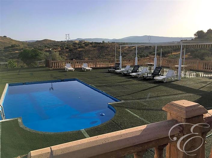 Image No.15-4 Bed Property for sale