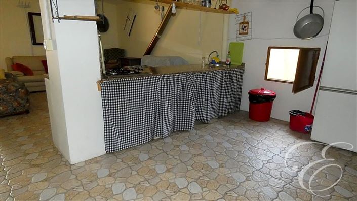 Image No.21-6 Bed Property for sale