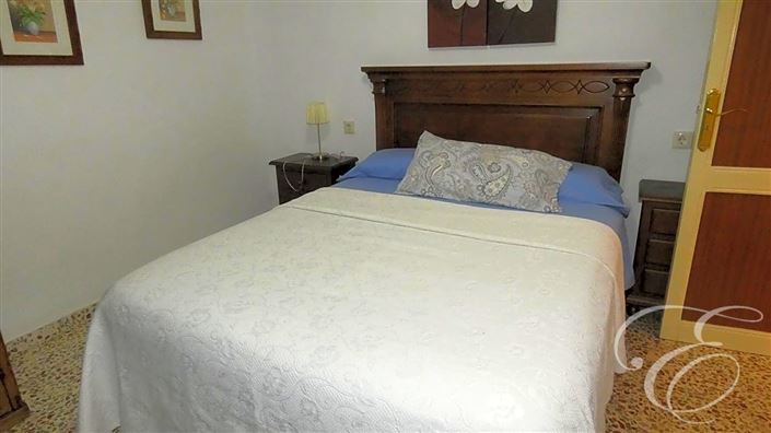 Image No.9-6 Bed Property for sale