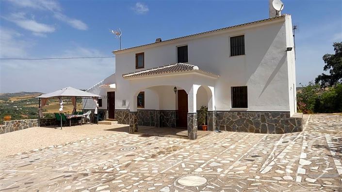 Image No.2-6 Bed Property for sale