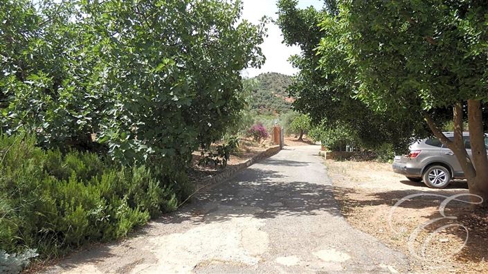 Image No.25-6 Bed Property for sale