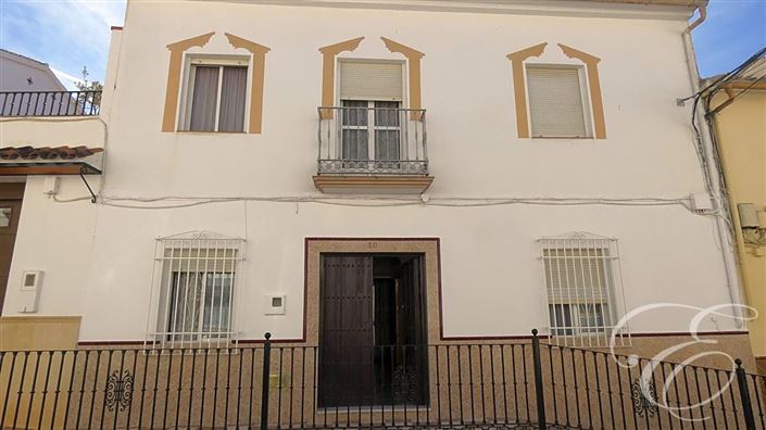 Image No.2-4 Bed Property for sale