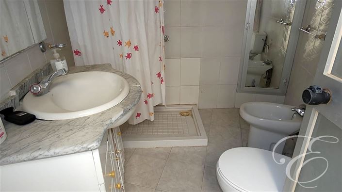 Image No.11-4 Bed Property for sale