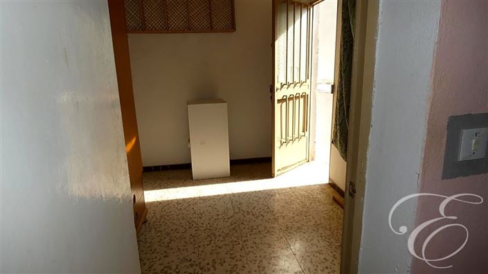 Image No.12-4 Bed Property for sale