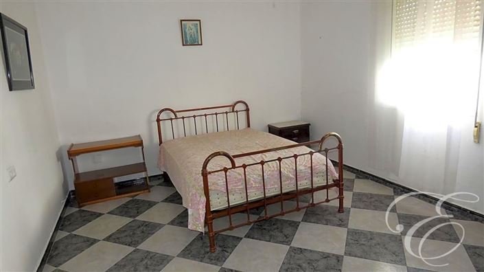 Image No.7-4 Bed Property for sale