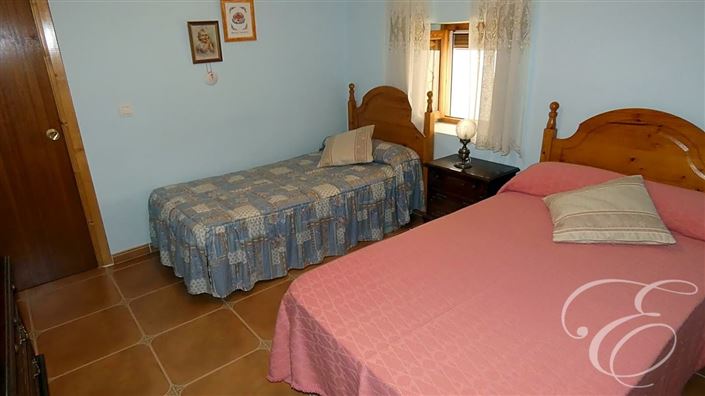 Image No.11-5 Bed Property for sale