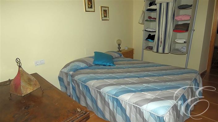 Image No.13-5 Bed Property for sale