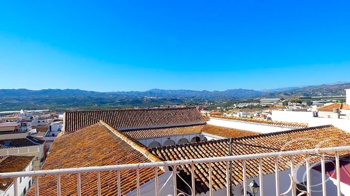 Image No.9-4 Bed Property for sale