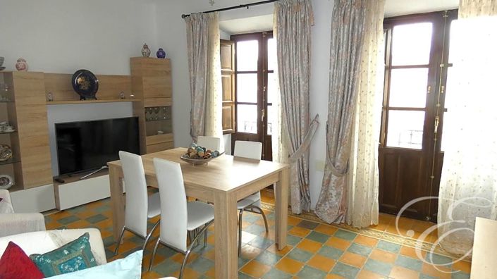 Image No.12-6 Bed Property for sale