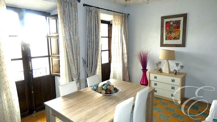 Image No.14-6 Bed Property for sale