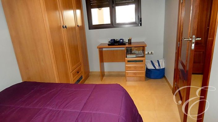 Image No.8-3 Bed Property for sale