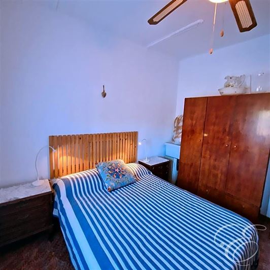 Image No.12-3 Bed Property for sale