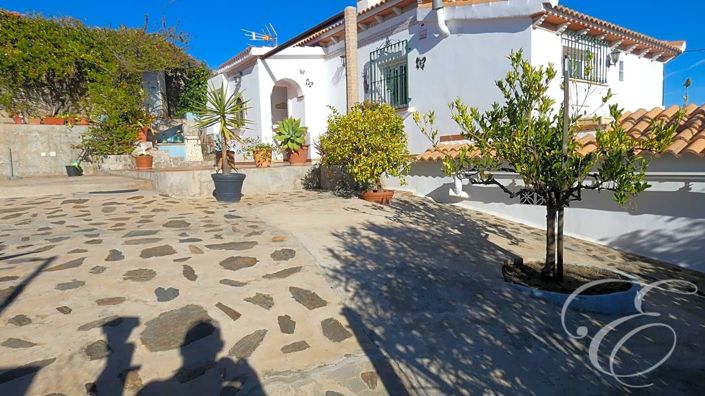 Image No.13-4 Bed Property for sale