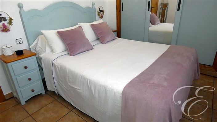 Image No.22-4 Bed Property for sale