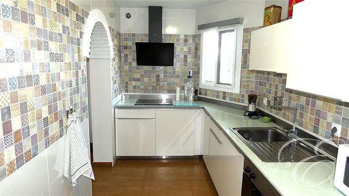 Image No.5-4 Bed Property for sale