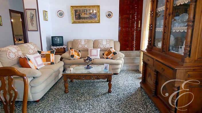 Image No.8-3 Bed Property for sale