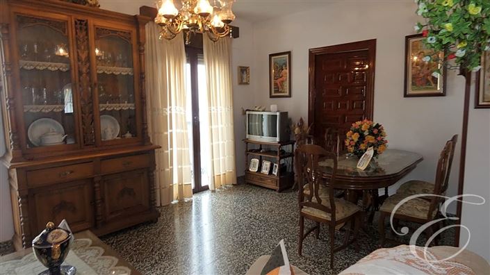 Image No.10-3 Bed Property for sale