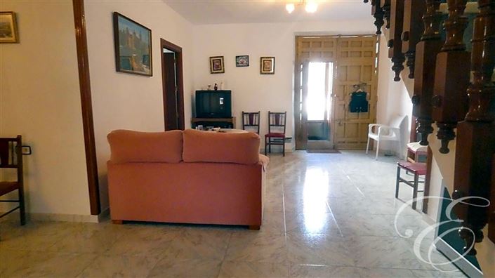 Image No.4-6 Bed Property for sale