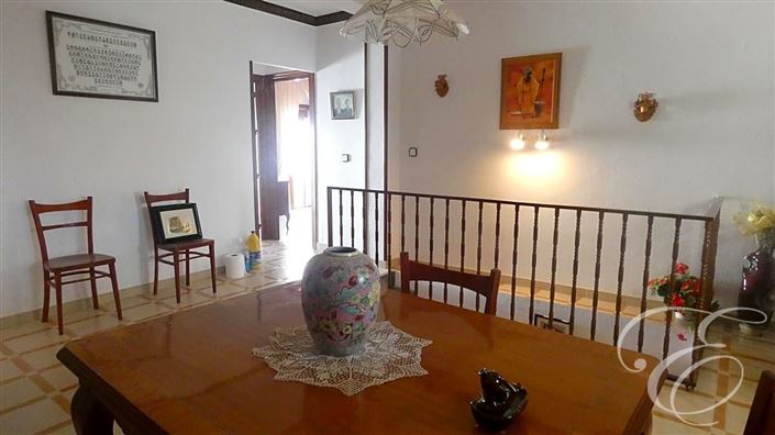 Image No.6-6 Bed Property for sale