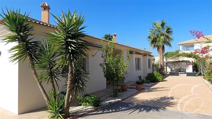 Image No.28-4 Bed Property for sale