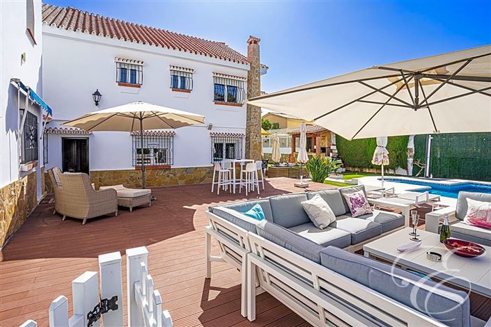 Image No.31-6 Bed Property for sale