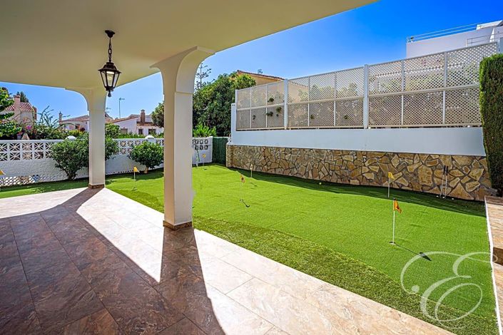 Image No.34-6 Bed Property for sale