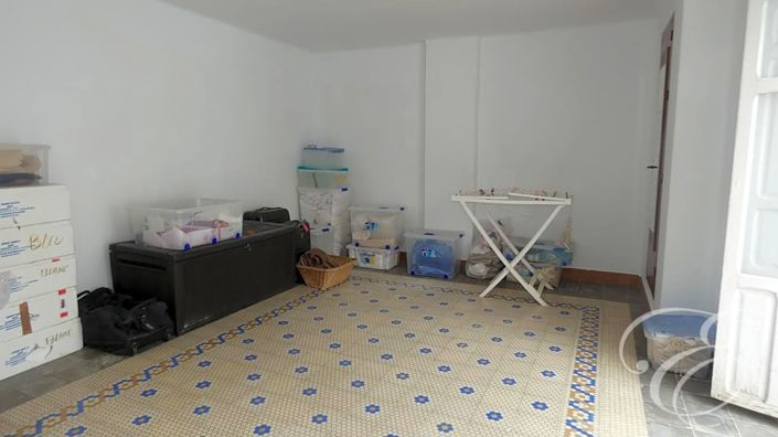 Image No.22-7 Bed Property for sale