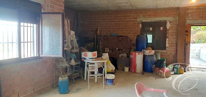 Image No.12-2 Bed Property for sale