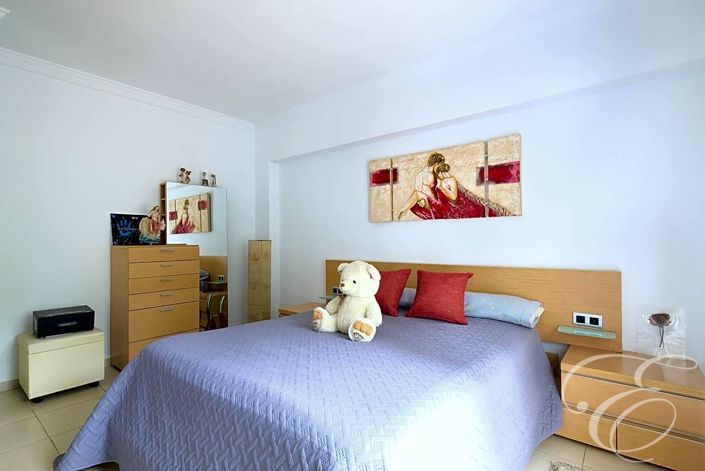 Image No.12-3 Bed Property for sale