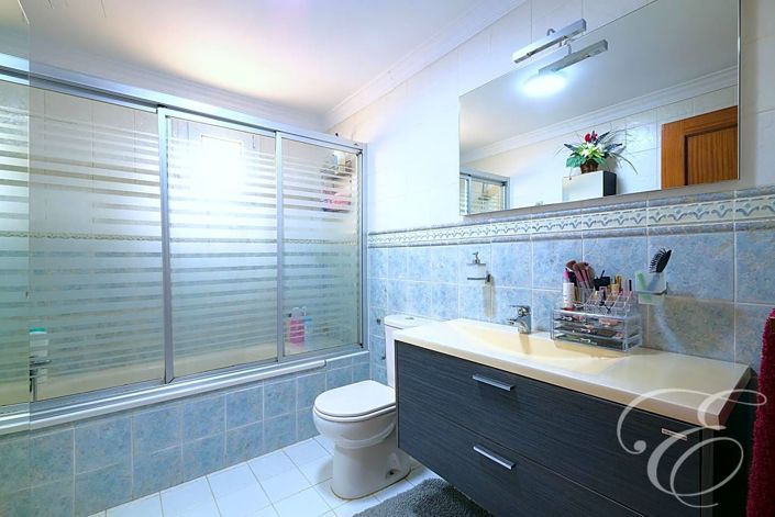 Image No.14-3 Bed Property for sale