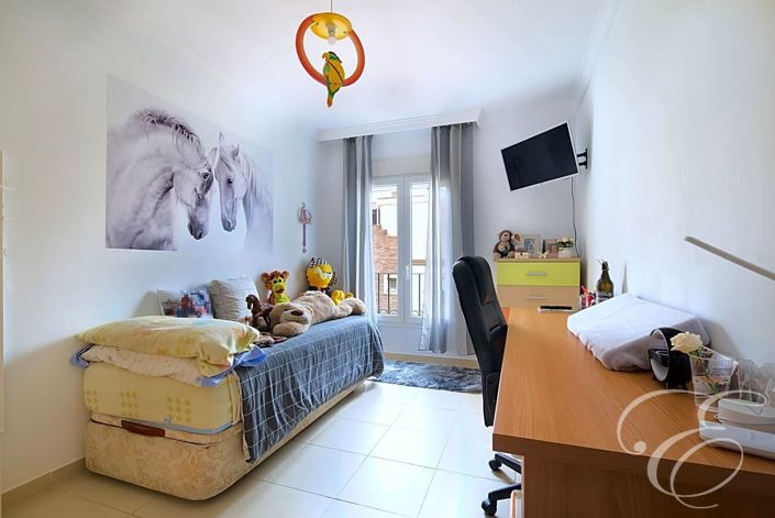 Image No.15-3 Bed Property for sale