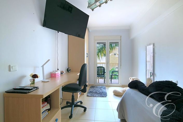 Image No.16-3 Bed Property for sale