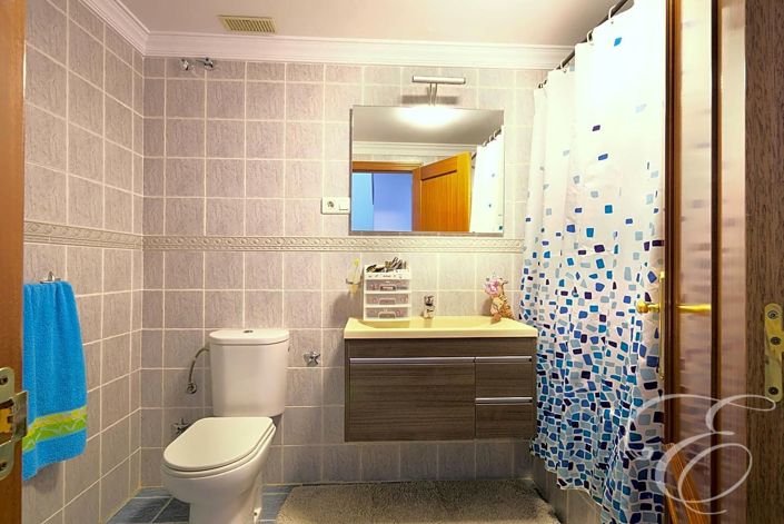 Image No.19-3 Bed Property for sale