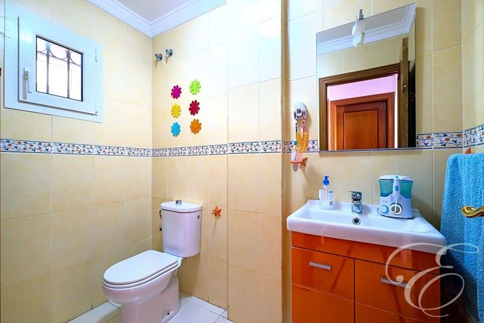 Image No.20-3 Bed Property for sale