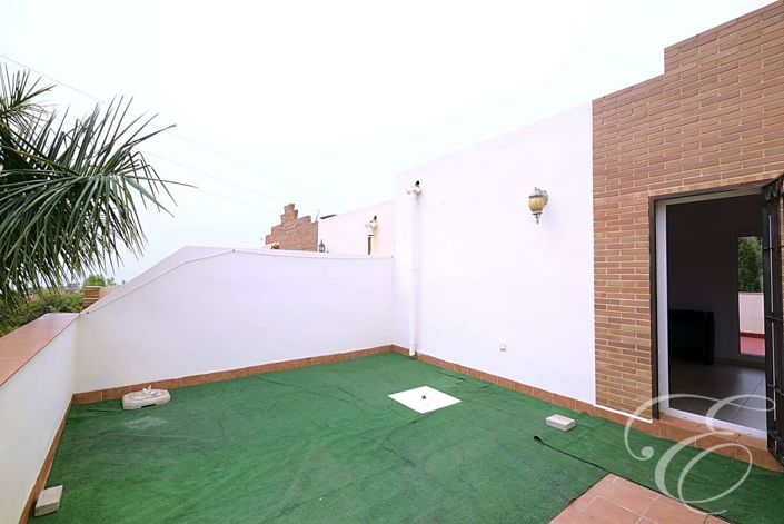 Image No.24-3 Bed Property for sale