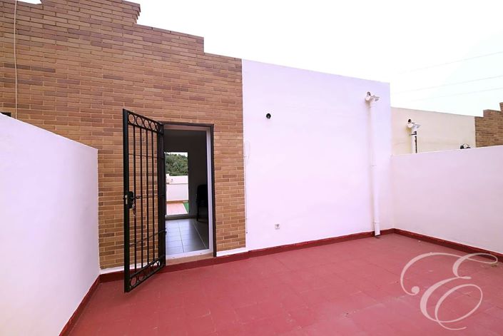 Image No.25-3 Bed Property for sale