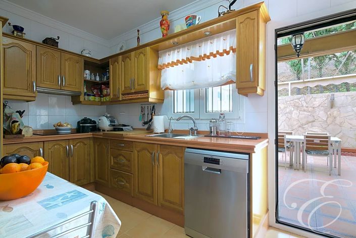 Image No.5-3 Bed Property for sale