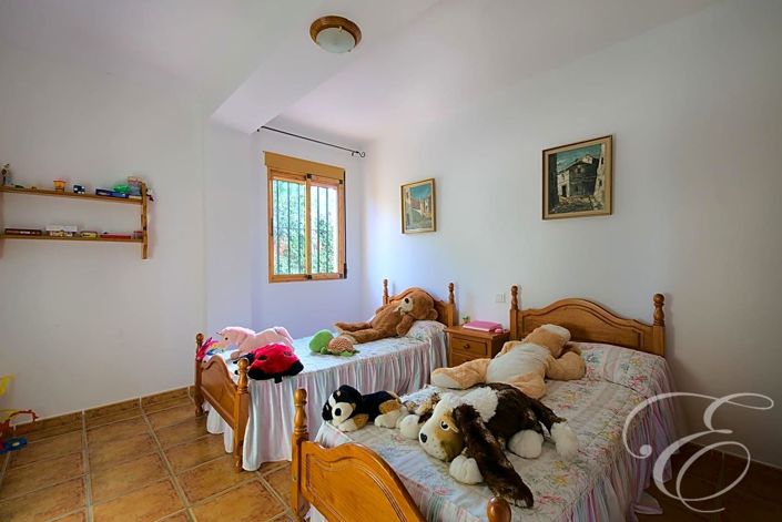 Image No.10-4 Bed Property for sale