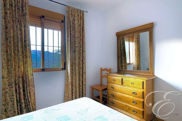 Image No.12-4 Bed Property for sale